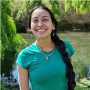 7 años de experiencia en prácticas de hatha yoga, vinyasa yoga y restaurativo. Con profundo conocimiento sobre técnicas de respiración (pranayama), posturas (asanas), y pasión por los principios espirituales de la enseñanza del yoga. Comprometida en ayuda